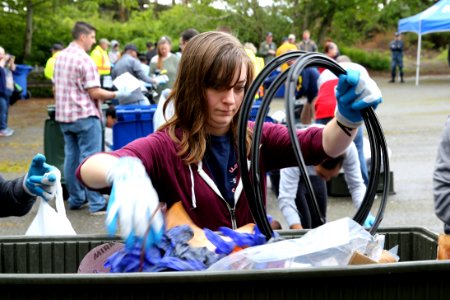 Northwest celebrates Earth Day 160422-N-DC740-033