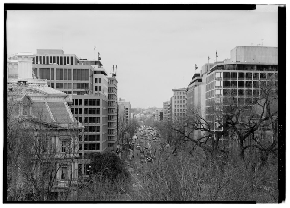 Northwest on pennsylvania from the roof of the white house