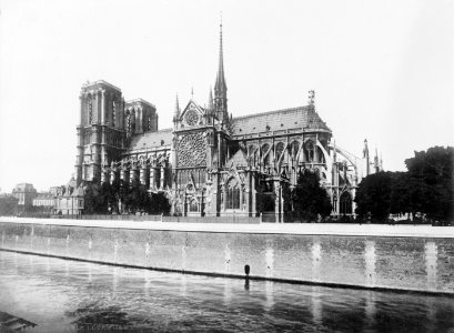 Notre Dame Cathedral, Paris between 1916 and 1917