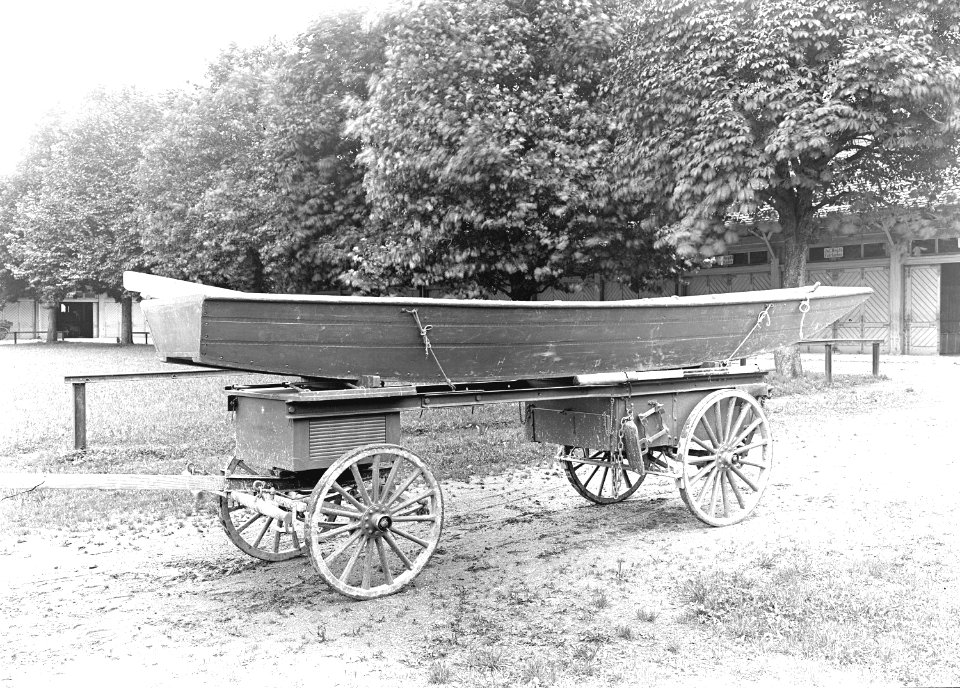 Notschiffwagen mit Boot der Genie Truppen - CH-BAR - 3240039
