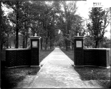 Northwest entrance to Miami Campus in 1909 (3200507902) photo