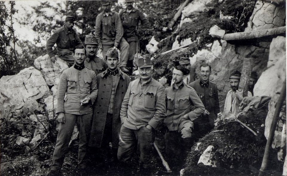 Offz.eines Ldst.Geb.Brig.Komdos.am Lomplateau (BildID 15602564)