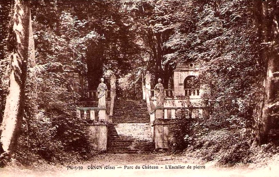 Ognon (60), perspective du grand escalier 2