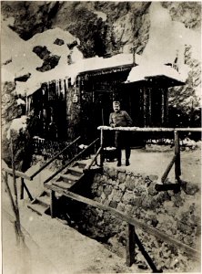 Offiziersunterkunft am Malurch (Major Scotti.) 17-2.1917. (BildID 15494795)