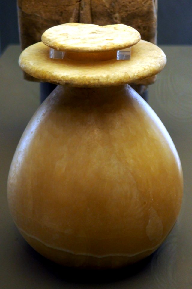 Ointment vase-MAHG D 0231-P6130437