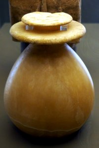 Ointment vase-MAHG D 0231-P6130437