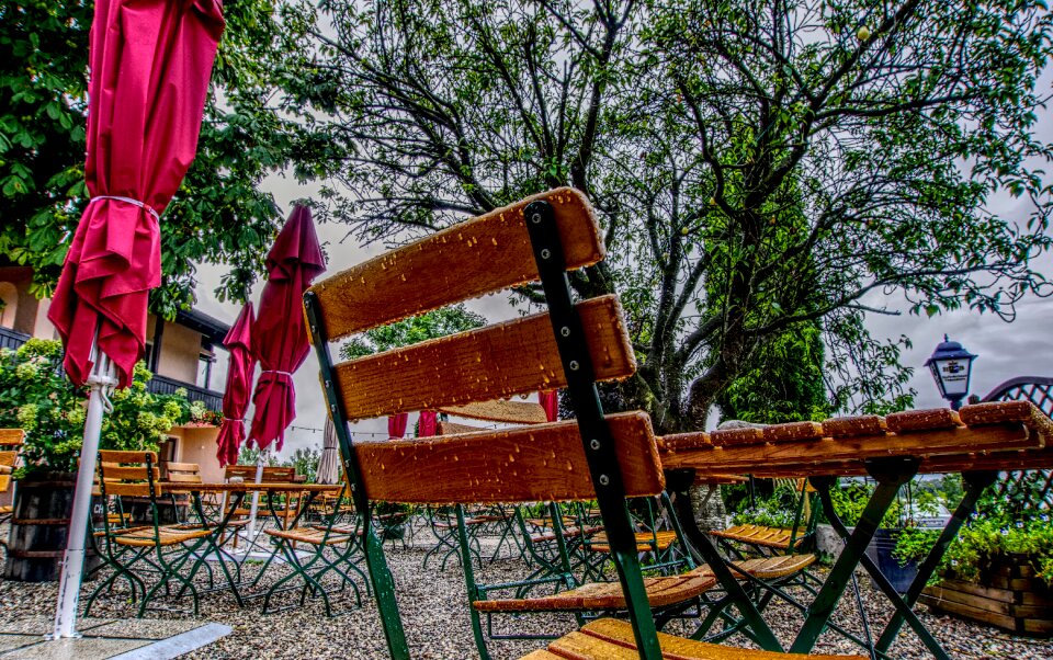 Table parasol wet