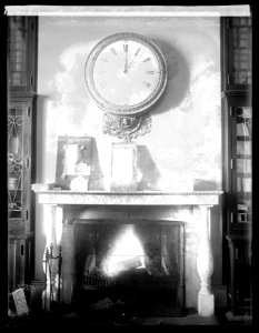 Old clock, U.S. Supreme Court, (Washington, D.C.) LCCN2016851546