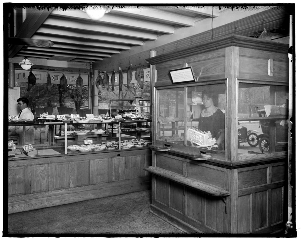OLD DUTCH MARKET BAKERY LCCN2016862838
