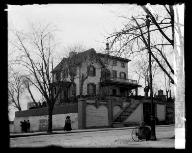 Old house(...) LCCN2016819458