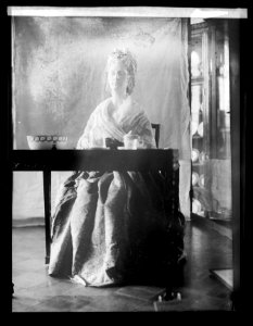 Old gowns, museum, Martha Washington LCCN2016851586