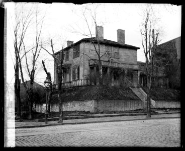 Old house, 1 & C, NE, (Washington, D.C.) LCCN2016819471