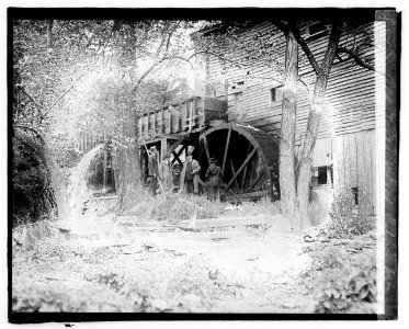 Old mill wheel, Colvin Run LCCN2016828066