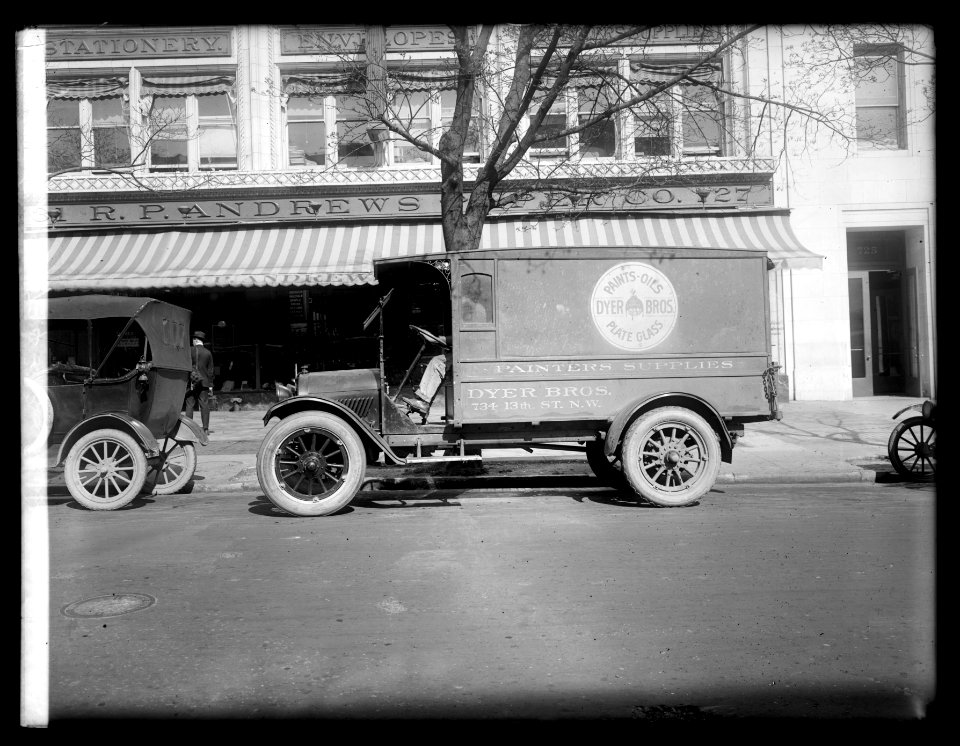 Oldsmobile truck, Dyer Bros., (Washington, D.C.) LCCN2016851840