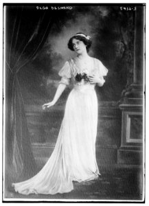 Olga Desmond LCCN2014712365