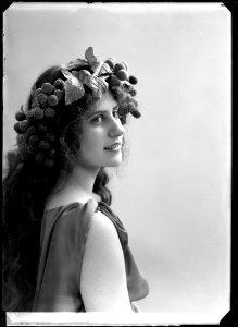 Olga Raphael-Linden in Titus at Dramatiska teatern 1911 - SMV - NR029