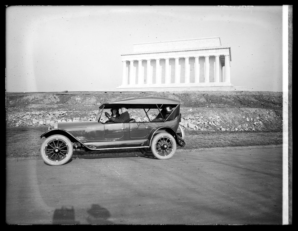 Oldsmobile Sales Co., Lincoln Memorial, (Washington, D.C.) LCCN2016851595