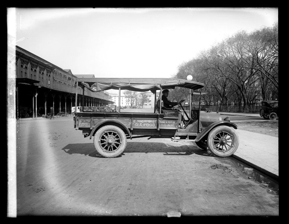 Oldsmobile truck, E. Thomfordt LCCN2016851842