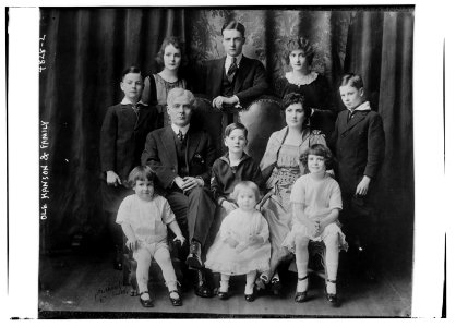 Ole Hanson & family LCCN2014708394
