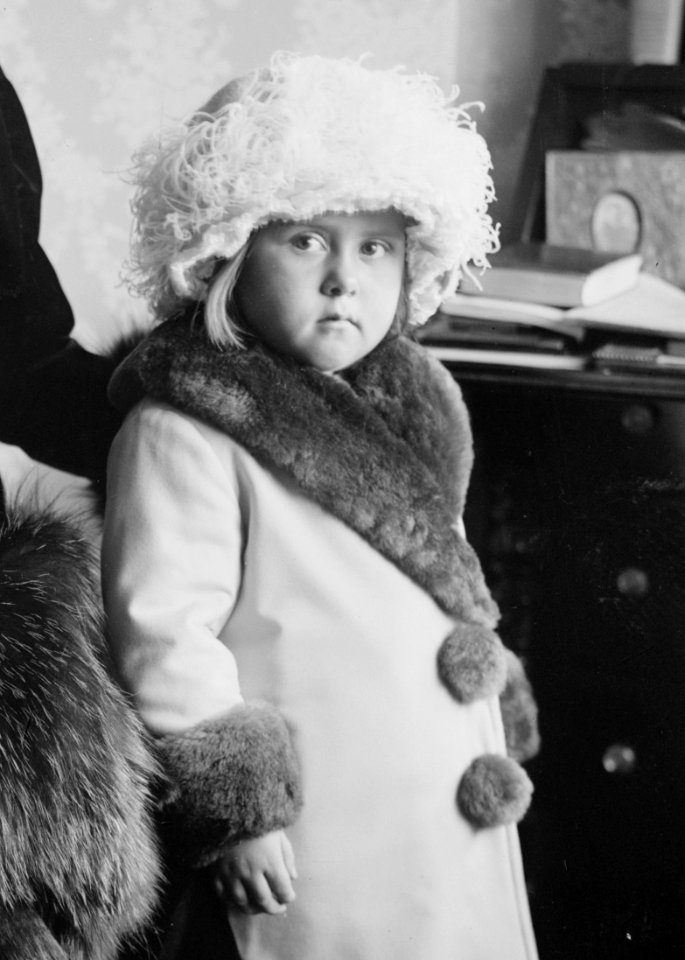 Olive Whitman LCCN2014698069 (cropped)