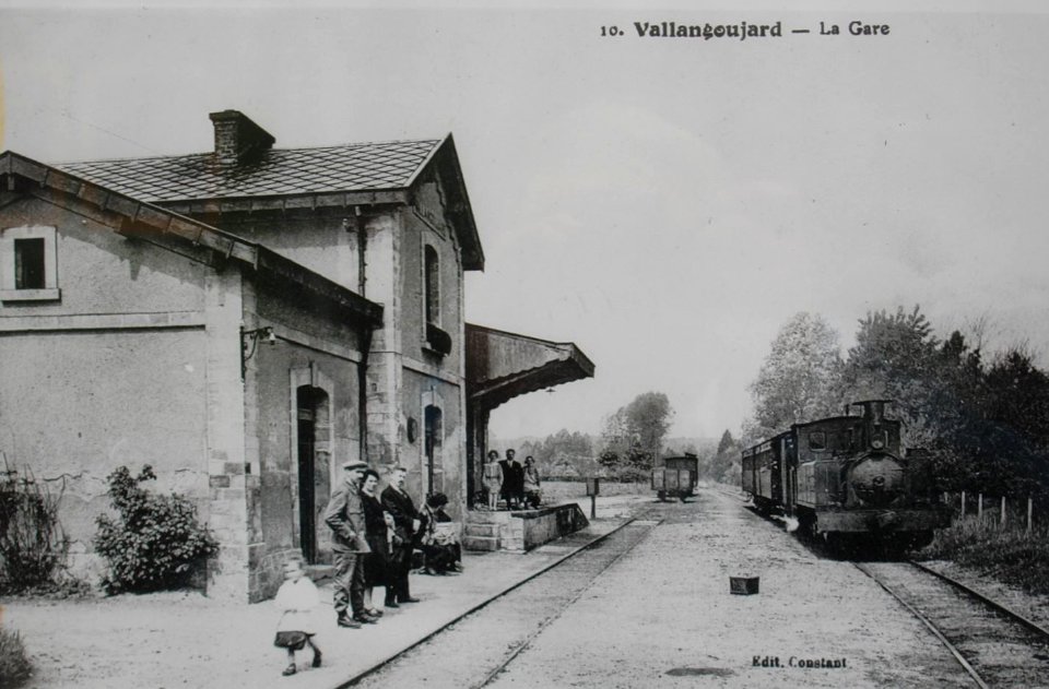 Old photograph exhibited at musée des tramways à vapeur et des chemins de fer secondaires français 08