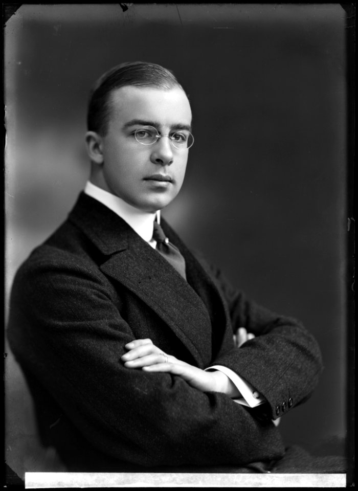 Olav Riego, actor, portrait 1912 - SMV - GR036