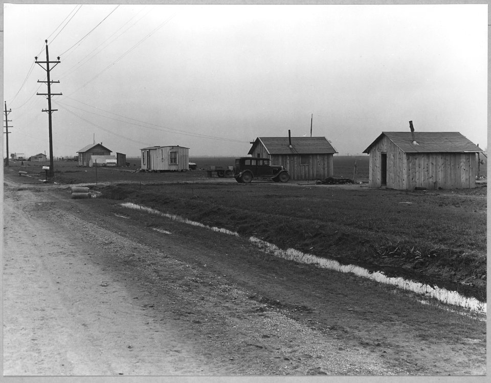 Olivehurst, Yuba County, California. Western addition to Olivehurst. All houses built within the las . . . - NARA - 521597