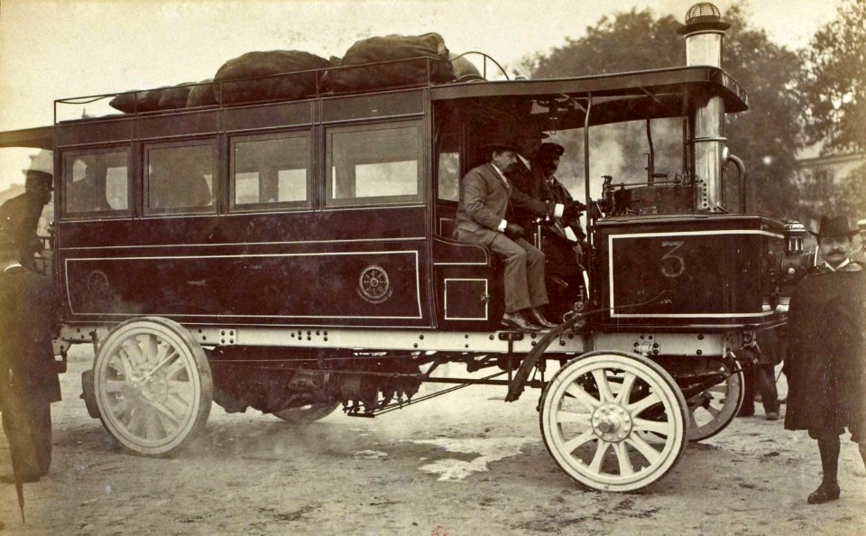 Omnibus De Dion-Bouton en 1899, conduit par Georges Bouton