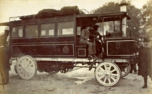 Omnibus De Dion-Bouton en 1899, conduit par Georges Bouton
