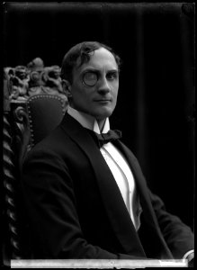 Olof Winnerstrand as Sir Guy de Vere in Bland bålde riddersmän at Vasateatern 1908 - SMV - GV111