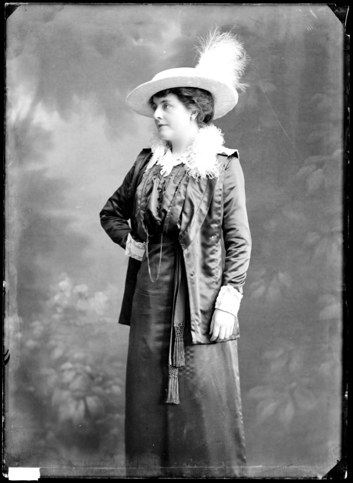 Olga Andersson, rollporträtt - SMV - GA054