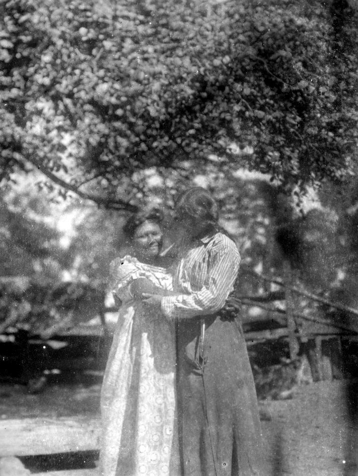 Olga Nordenskiöld och civiliserad itonamakvinna. Sydamerika. Bolivia - SMVK - 005637