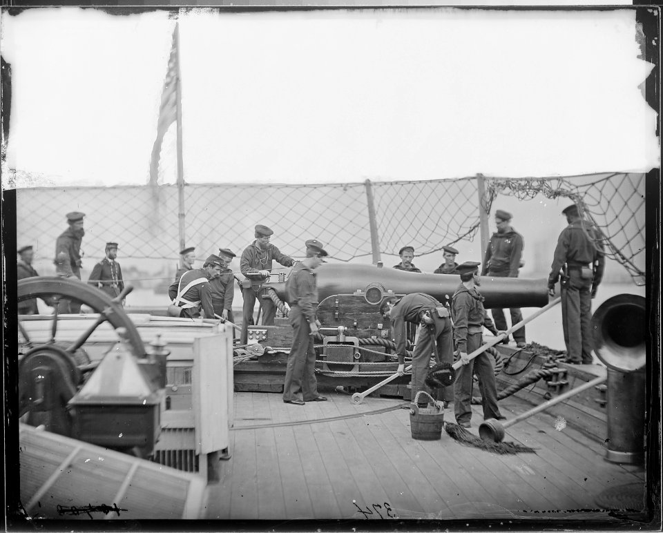 On deck of Gunboat. Bringing Parrott gun into position on board the Mendota. (4166216585)