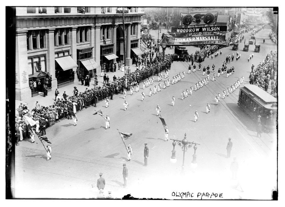 Olympic parade LCCN2014690640