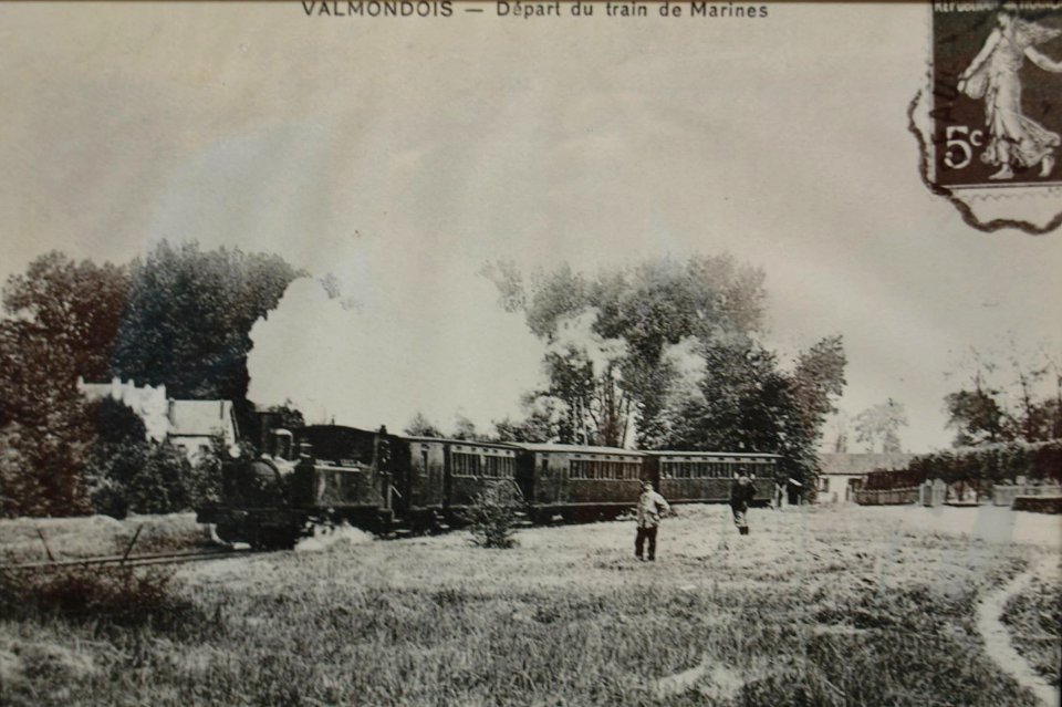 Old photograph exhibited at musée des tramways à vapeur et des chemins de fer secondaires français 02