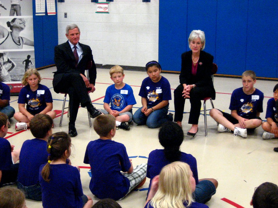 On Friday, May 14th, HHS Secretary Kathleen Sebelius visited Templeton Elementary School in Bloomington, IN. Here she and Congressman Baron Hill talk with students about the importance of physical activity