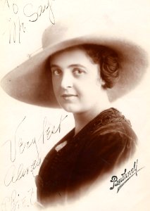 Olive Vail, opera singer (SAYRE 10305)