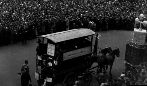 Omnibus Saint-Ouen - Bastille - Mi-Carême à Paris 1928