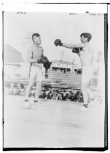 Omori vs Dawn (boxing) LCCN2014718235