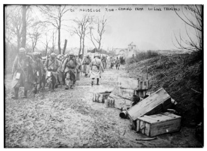 On Maubeuge Road - coming from 1st line trenches LCCN2014706238