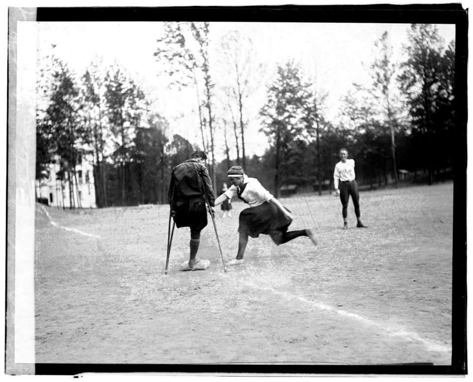 One leg ball team, Walter Reed LCCN2016828053