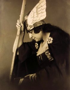 Olga Haselbeck Die Walküre (1925)