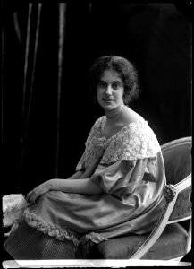 Olga Raphael-Linden, actor, portrait 1904 - SMV - GR022 photo