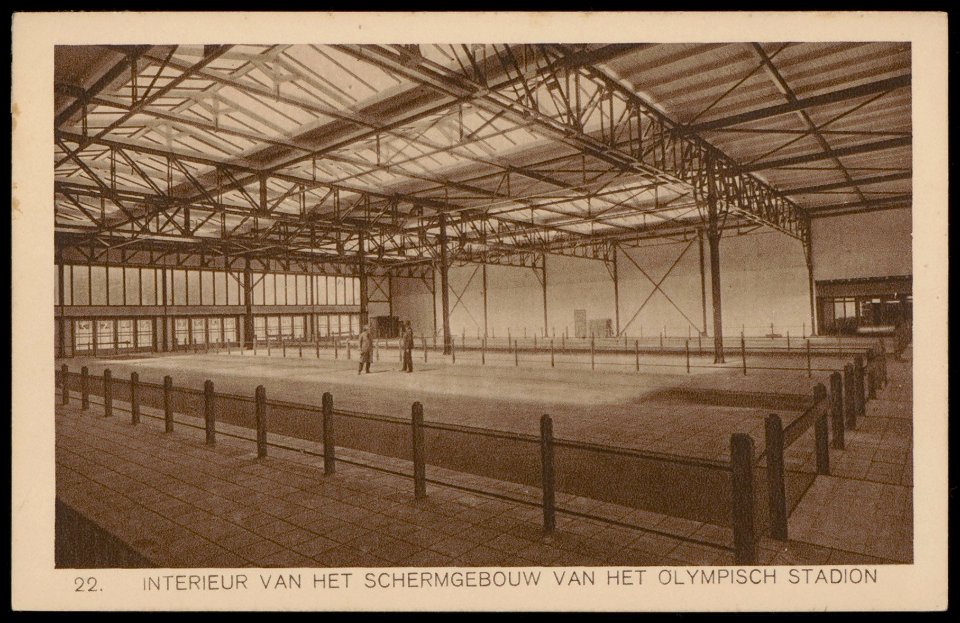 Olympische Spelen. Interieur van het schermgebouw van het Olympisch Stadion. Uitgave Weenenk & Snel, Den Haag, Afb PBKD00435000003