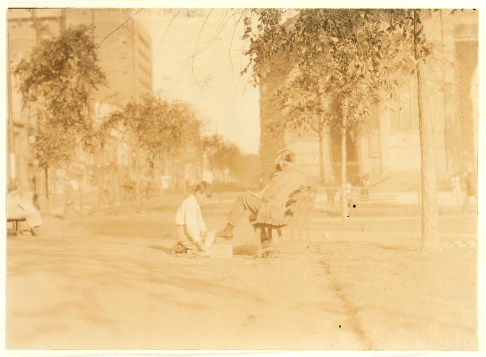 One of the young shiners on the Green at New Haven, Conn., Aug 26, 1924. LOC nclc.04065
