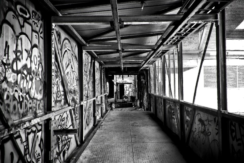 Pforphoto old decay