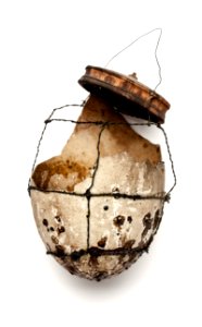 Oljebehållare gjord av ett svanägg - Skoklosters slott - 105528