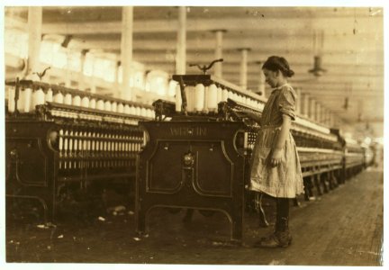 One of the youngest spinners in the Washington Cotton Mills, Fries, Va. Hettie Roberts. Runs two sides. Been working several weeks. LOC nclc.02103