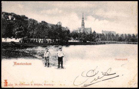 Oosterpark met op de achtergrond de Muiderkerk. Uitgave M. Glückstadt & Münden, Hamburg, Afb PRKBB00366000016