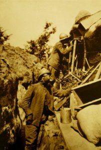 On the Pedgora, Italian sentinels giving warning of gas attack (28687971462)